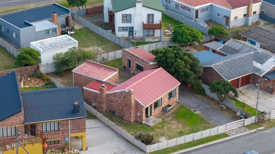 To Let 3 Bedroom Property for Rent in Struisbaai Western Cape